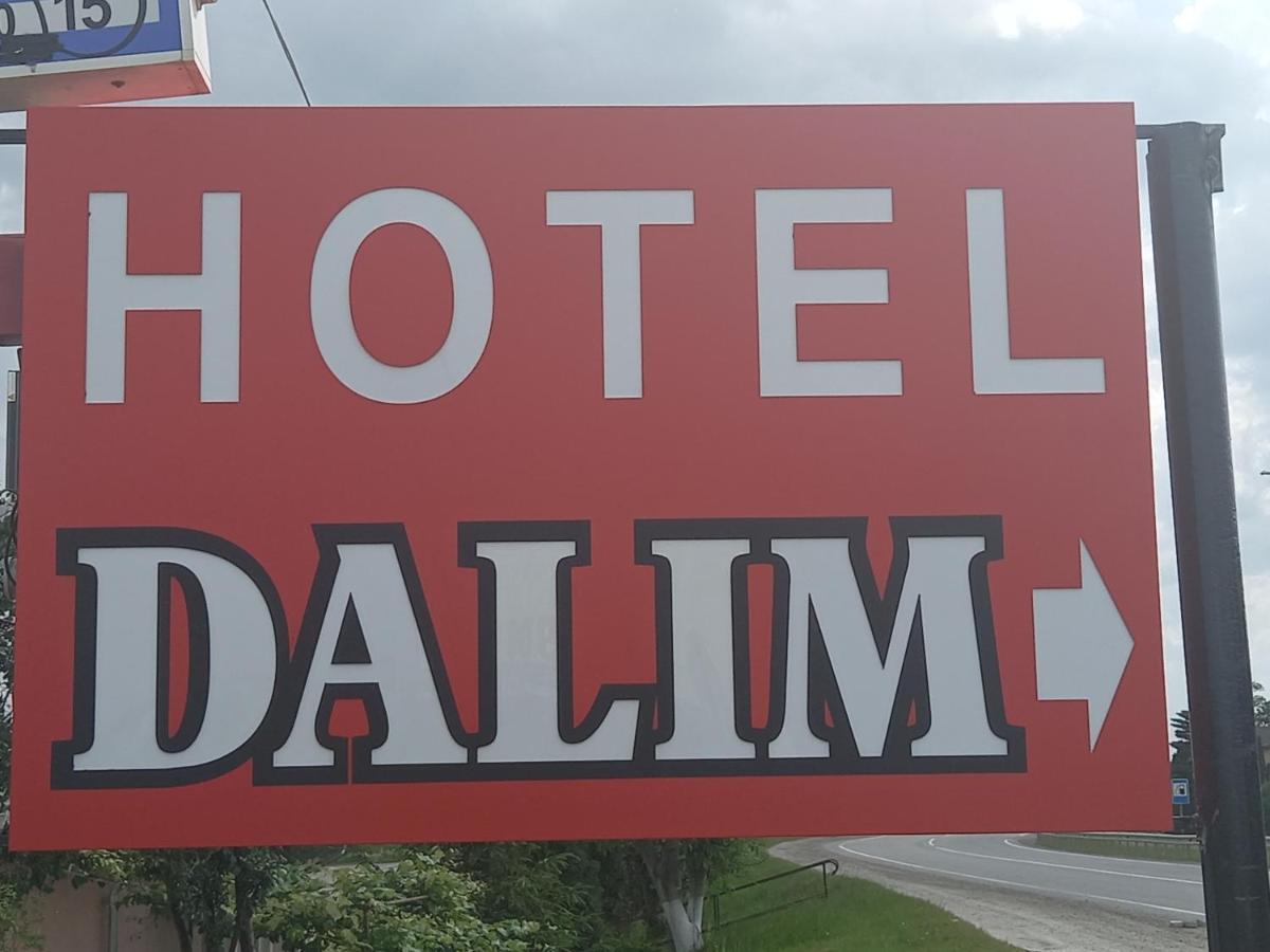 Hotel Dalim Duliby Exteriér fotografie